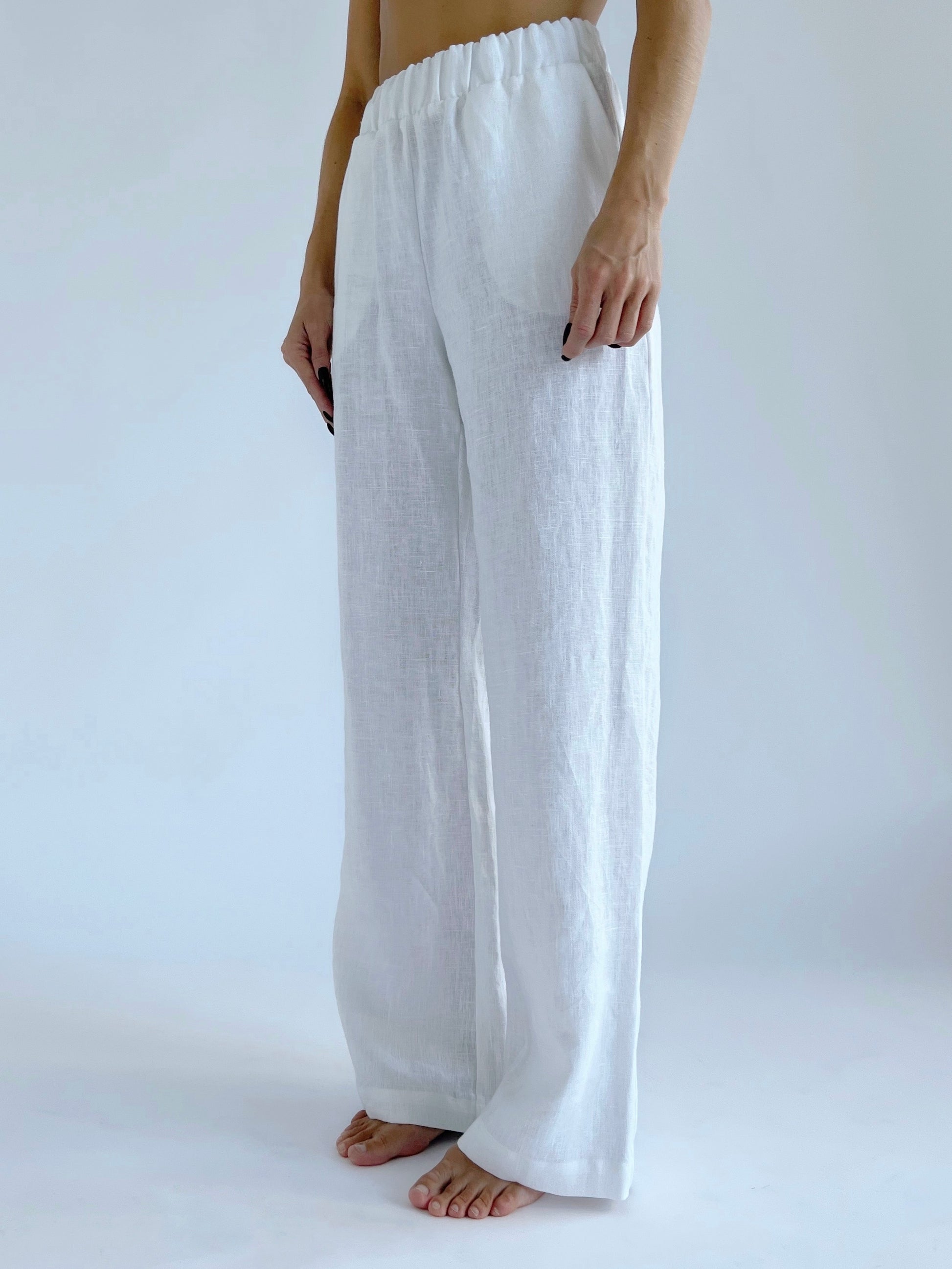 LUMI Linen trousers leg detail